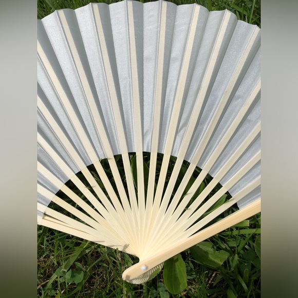 5 Ivory Silk Fans for Wedding Favors - Picture 4 of 10